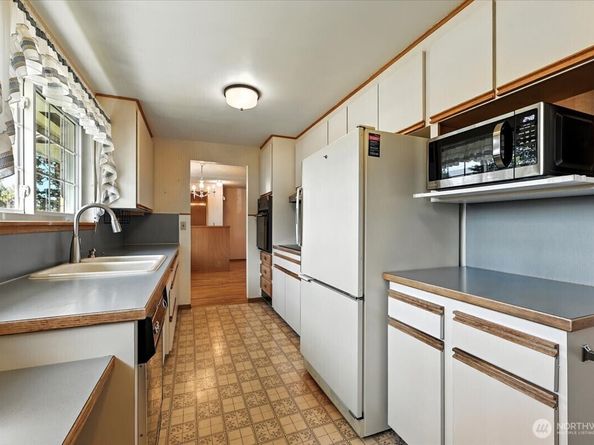 6501 233rd Place SW, Mountlake Terrace WA 98043