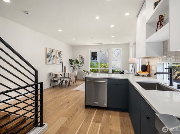 2009 Dexter Avenue N B, Seattle WA 98109