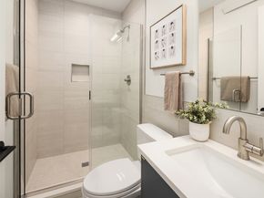 2009 Dexter Avenue N B, Seattle WA 98109