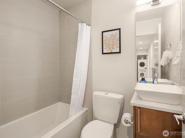 6221 20th Avenue NW, Seattle WA 98107