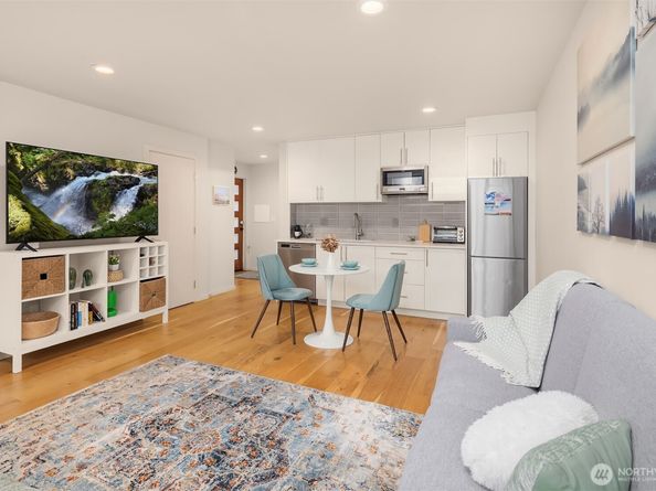6221 20th Avenue NW, Seattle WA 98107