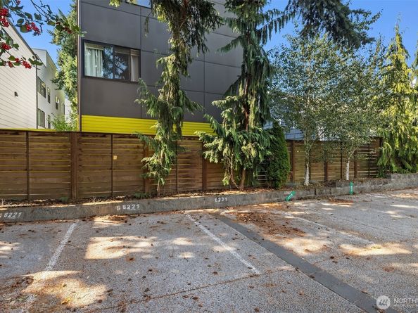 6221 20th Avenue NW, Seattle WA 98107