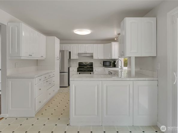 836 Hilltop Avenue, Kent WA 98031