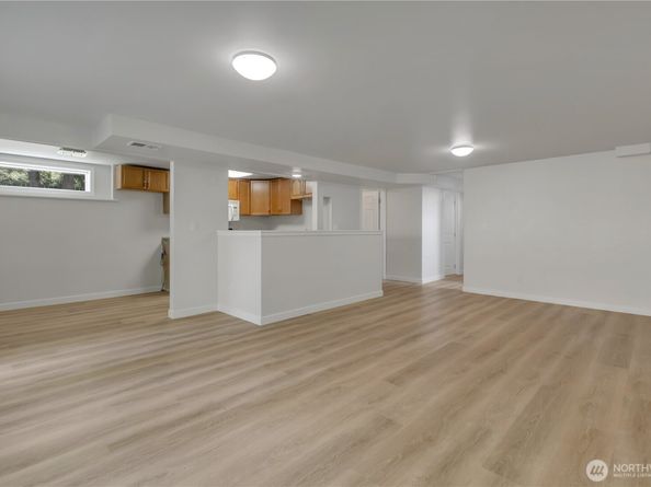 836 Hilltop Avenue, Kent WA 98031