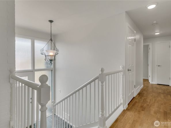 836 Hilltop Avenue, Kent WA 98031