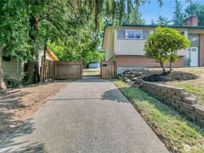 836 Hilltop Avenue, Kent WA 98031