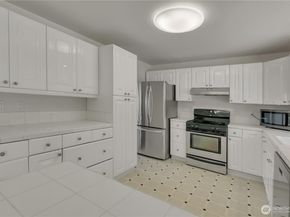 836 Hilltop Avenue, Kent WA 98031