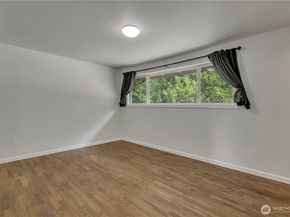 836 Hilltop Avenue, Kent WA 98031