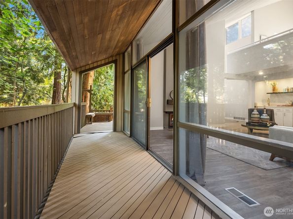 2410 Sahalee Drive W, Sammamish WA 98074