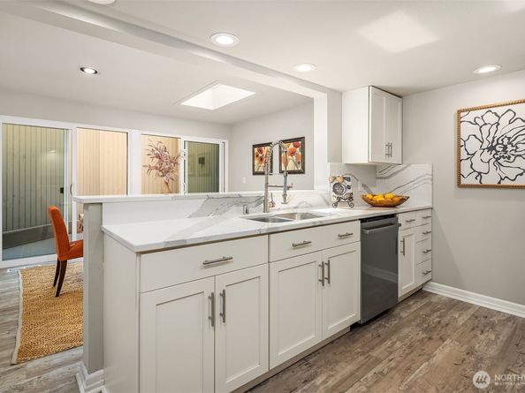 2410 Sahalee Drive W, Sammamish WA 98074