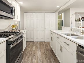 2410 Sahalee Drive W, Sammamish WA 98074