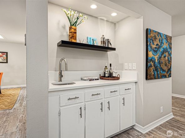 2410 Sahalee Drive W, Sammamish WA 98074