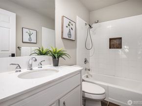 2410 Sahalee Drive W, Sammamish WA 98074