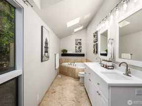 2410 Sahalee Drive W, Sammamish WA 98074