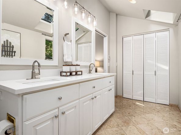 2410 Sahalee Drive W, Sammamish WA 98074