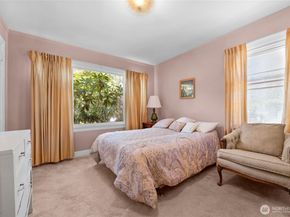 9002 Corliss Avenue N, Seattle WA 98103