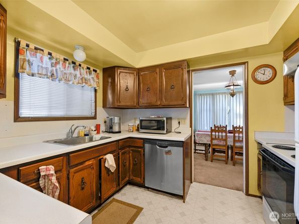 9002 Corliss Avenue N, Seattle WA 98103
