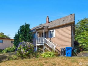 9002 Corliss Avenue N, Seattle WA 98103