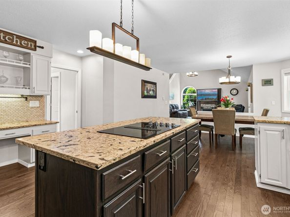 33513 7th Place SW, Federal Way WA 98023