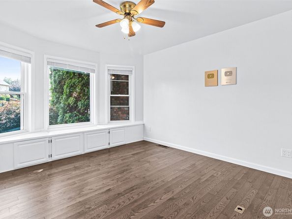 33513 7th Place SW, Federal Way WA 98023