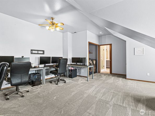33513 7th Place SW, Federal Way WA 98023