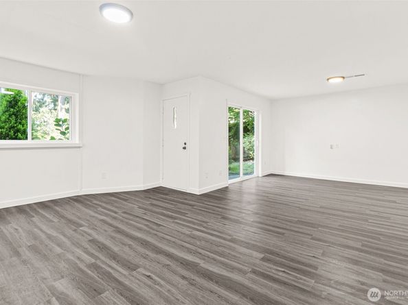 33513 7th Place SW, Federal Way WA 98023