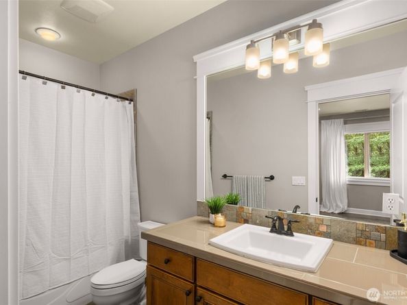 10827 NE 108th Street, Kirkland WA 98033