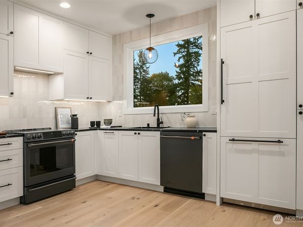 7020 127th Avenue NE, Kirkland WA 98033