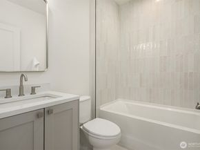 7020 127th Avenue NE, Kirkland WA 98033