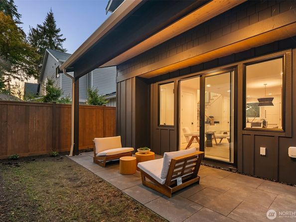 7020 127th Avenue NE, Kirkland WA 98033