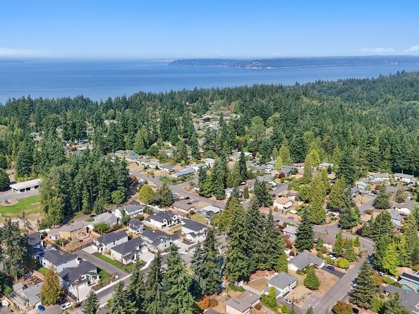 6304 165th Place SW, Lynnwood WA 98037
