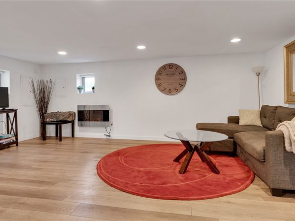 3736 Southcenter Boulevard, Tukwila WA 98188