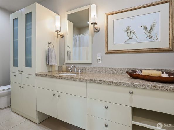 61 Pine Street 217, Edmonds WA 98020