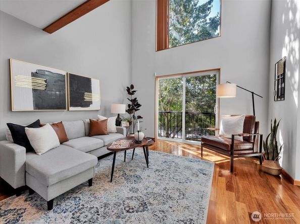 9065 17th Avenue SW, Seattle WA 98106