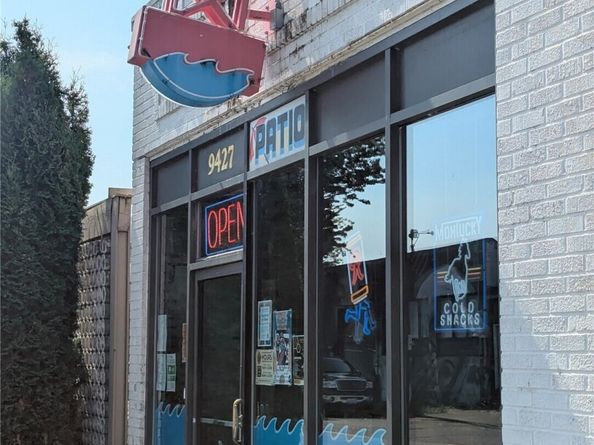 9065 17th Avenue SW, Seattle WA 98106