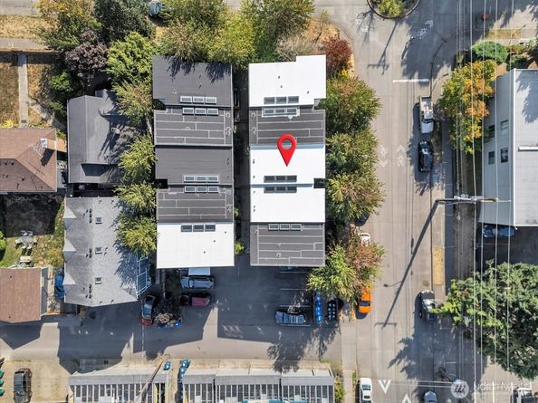 9065 17th Avenue SW, Seattle WA 98106