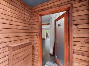 9065 17th Avenue SW, Seattle WA 98106