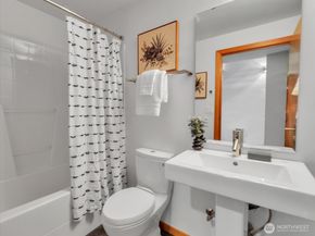 9065 17th Avenue SW, Seattle WA 98106