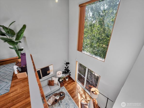 9065 17th Avenue SW, Seattle WA 98106