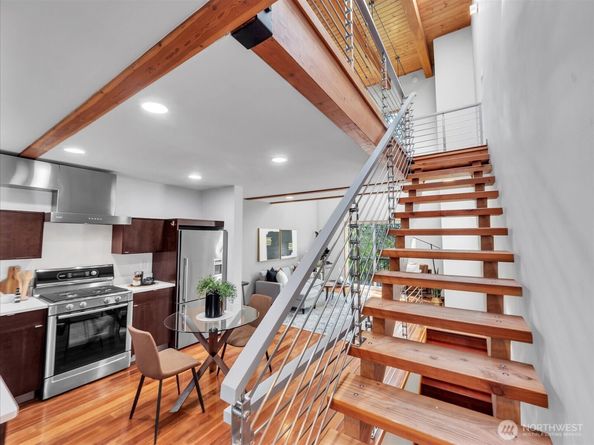 9065 17th Avenue SW, Seattle WA 98106