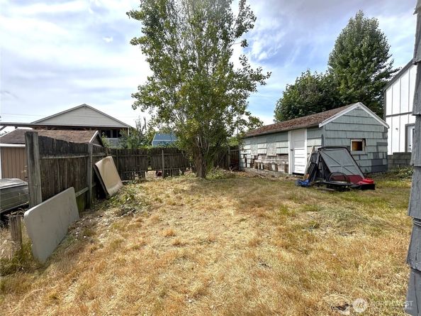9225 38th Avenue S, Seattle WA 98118