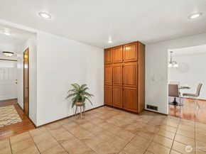 12724 Evanston Avenue N, Seattle WA 98133