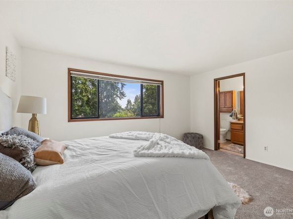 12724 Evanston Avenue N, Seattle WA 98133