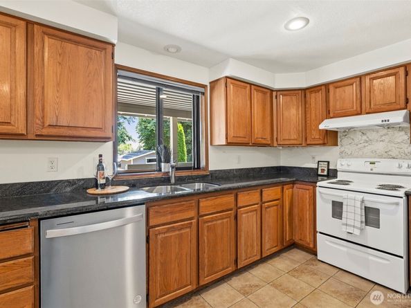 12724 Evanston Avenue N, Seattle WA 98133