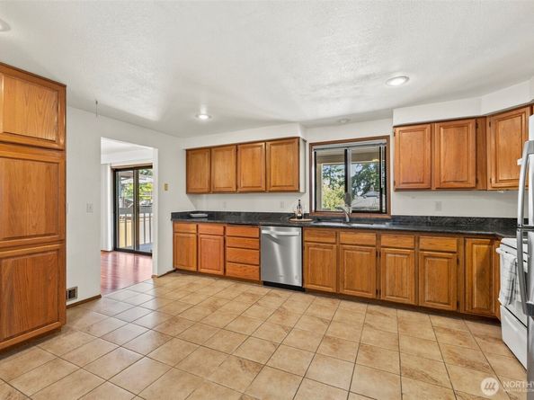 12724 Evanston Avenue N, Seattle WA 98133