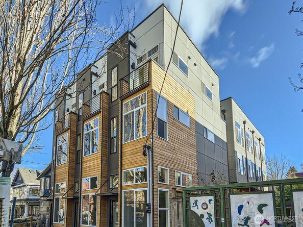 1108 33rd Avenue B, Seattle WA 98122