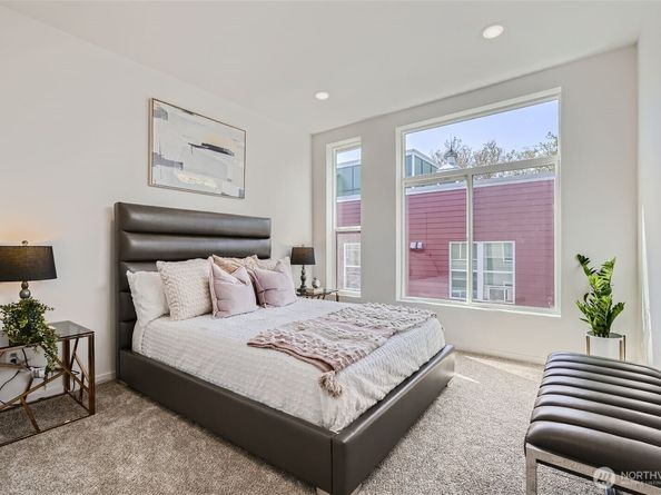 1108 33rd Avenue B, Seattle WA 98122