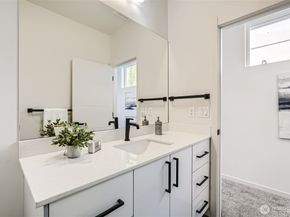 1108 33rd Avenue B, Seattle WA 98122