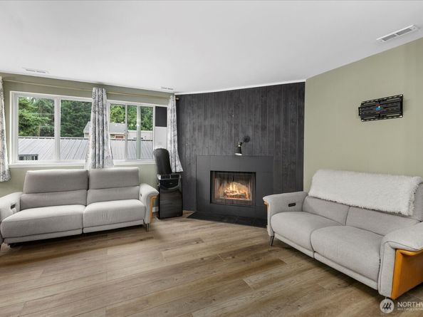 12716 NE 120th Street H7, Kirkland WA 98034