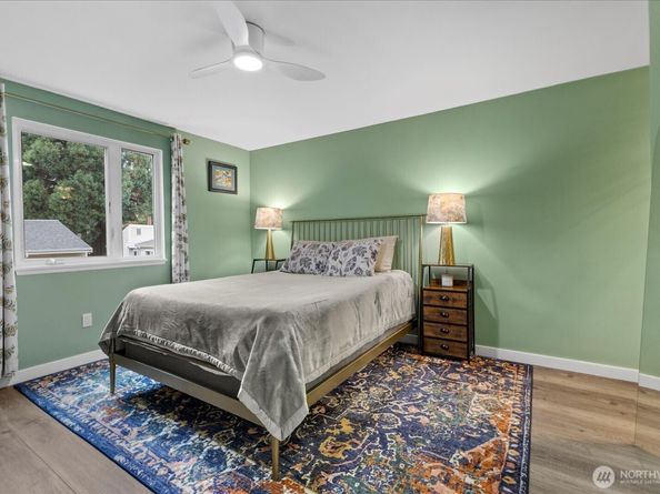 12716 NE 120th Street H7, Kirkland WA 98034